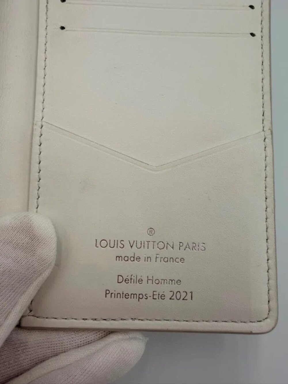 LV Pocket Organizer — Dragon Print SS21 Runway - Picture 4 of 10